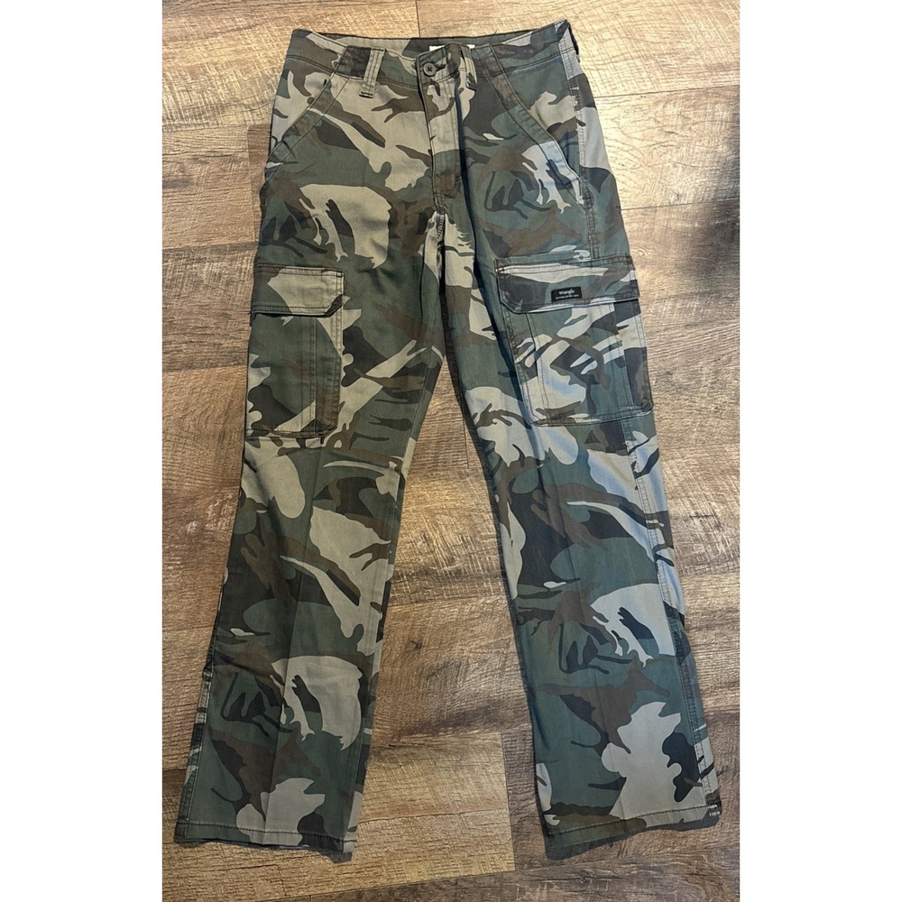 Mens NWT Wrangler 29x30 Relaxed Fit Cargo Pant with Stretch Green Brown Camo